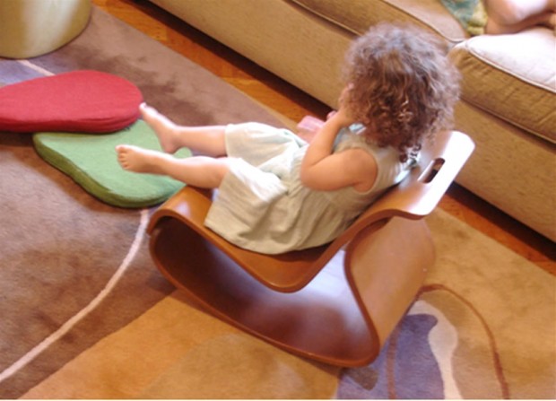 Modern-Children-Seating-Furniture-Design-of-Mod-Rocker-by-Lisa-Albin-Design-620x447