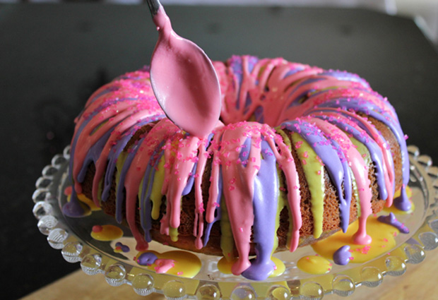 rainbow_easter_cake