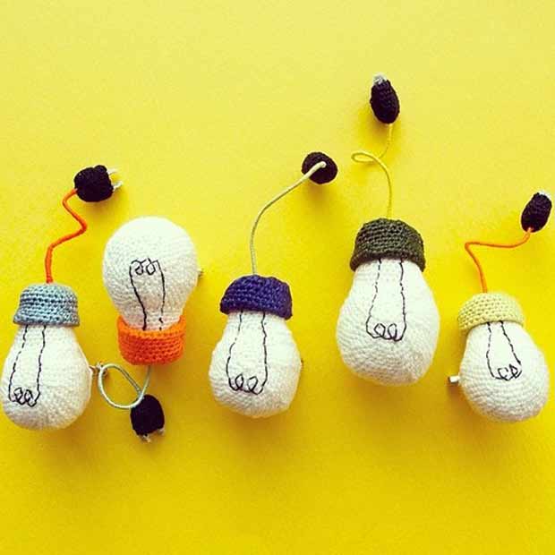 crocheted_lightbulbs