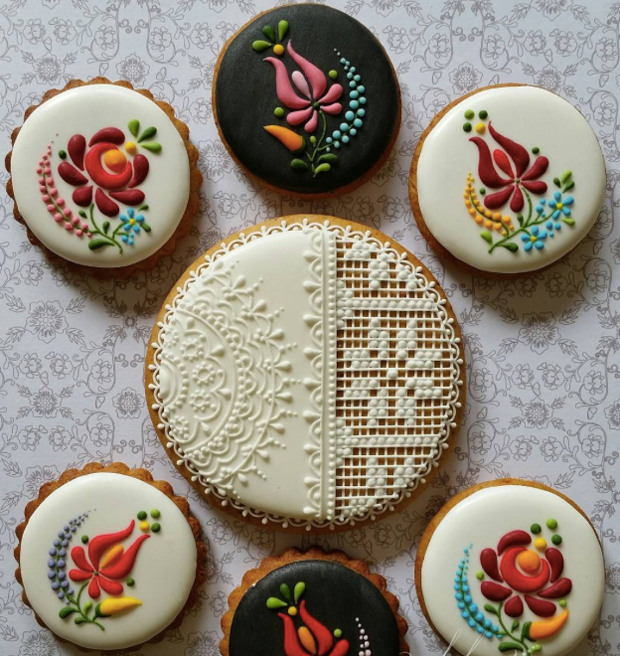 embroidered_cookies_2