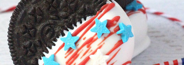 Quick and Easy 4th of July Dipped Oreo Flag Cookies